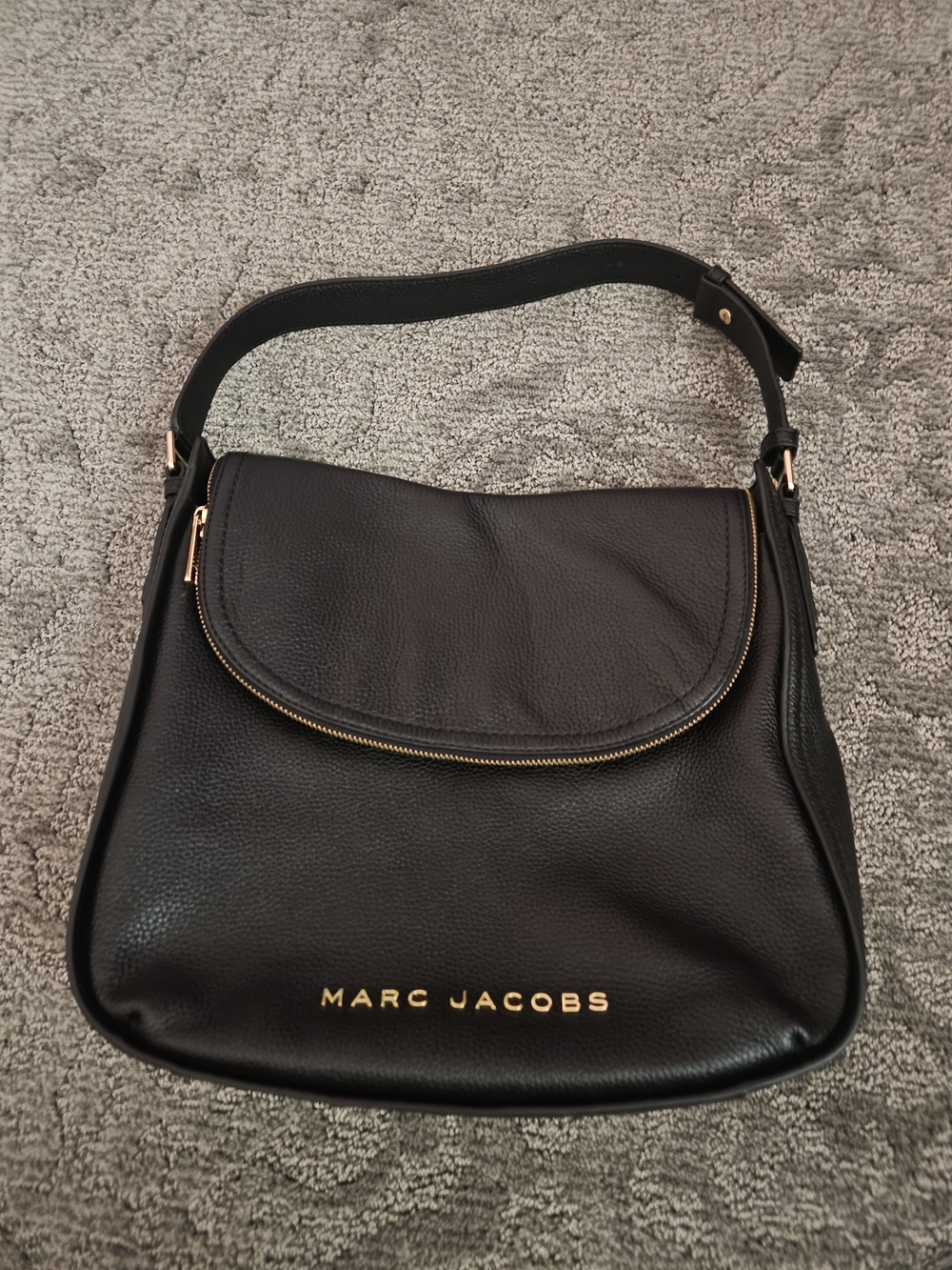 Marc Jacobs The Groove Hobo Bag Purse Black Pebbled Leather Zip Flap Magnet